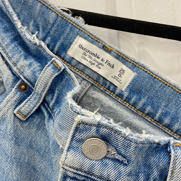 Abercrombie Womens 90’s Straight Ultra High Rise Jeans 25 / 0s - Picture 4 of 7